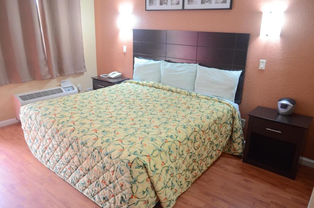 Bear Creek Inn Addicks Room photo