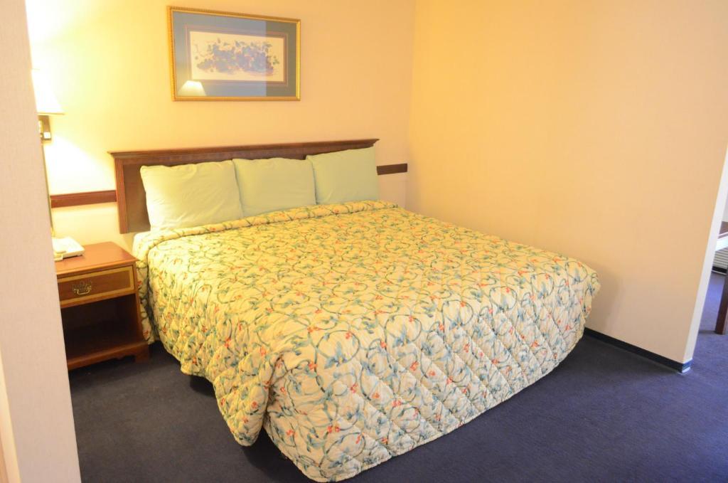 Bear Creek Inn Addicks Room photo