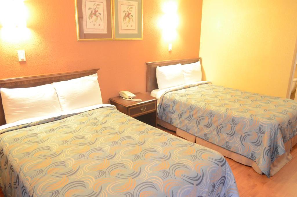 Bear Creek Inn Addicks Room photo