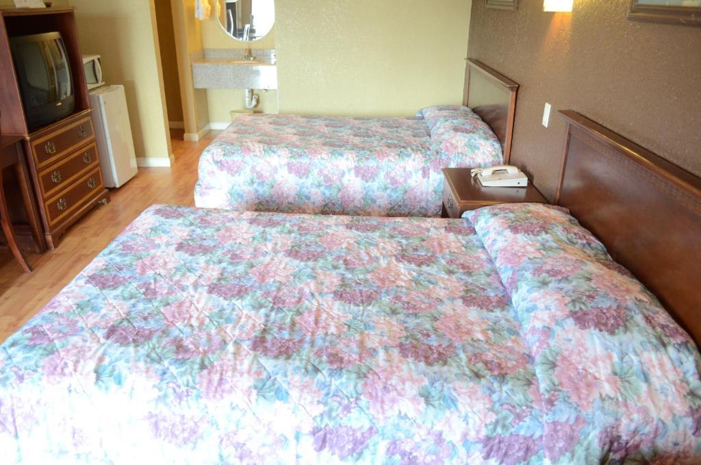 Bear Creek Inn Addicks Room photo